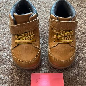 Carters boots 5.5
